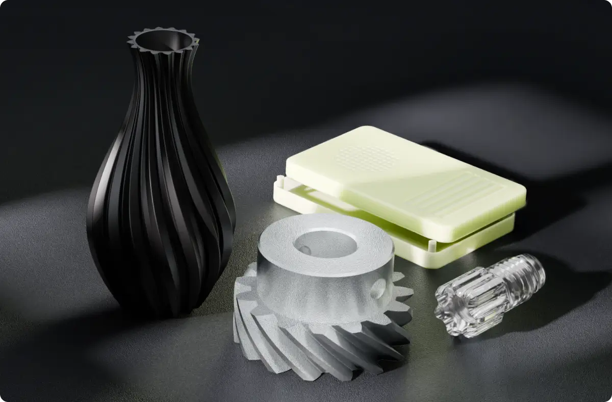 Pièces imprimées en 3D par YoupiLab – vase, engrenage, composants